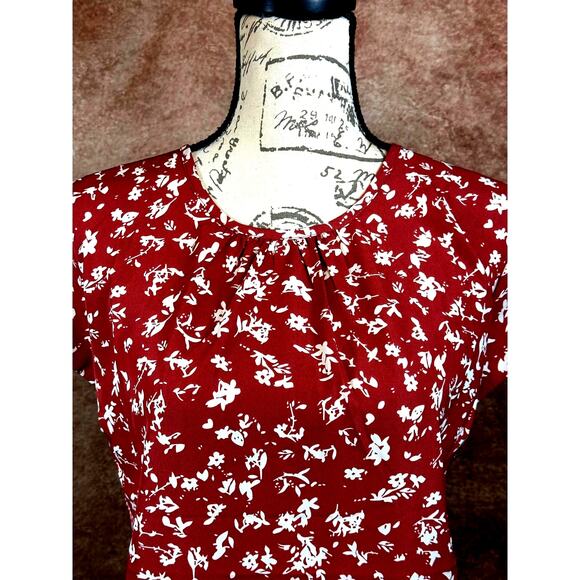 Monday Fun Kaden Pleated Cap Sleeve Blouse Rust/Cream Multiple Sizes - Picture 3 of 10